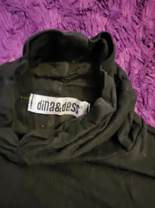 Top Dina y Dess Negro Cuello Alto