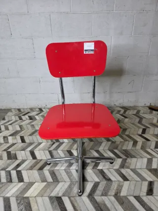 Silla roja diseño moderno