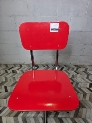 Silla roja diseño moderno