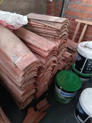 Tejas árabes, más de 500 piezas