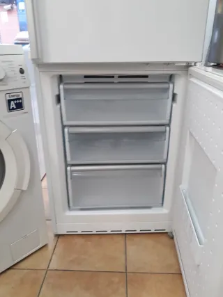 Oferta pack Nevera marca Bosch altua 1:85 cm ancho