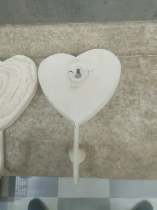 2 Perchas Corazón Blancas