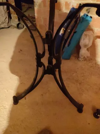 2 tavoli in ferro e marmo