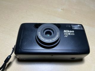 Cámara Nikon Zoom 300 AF 35mm