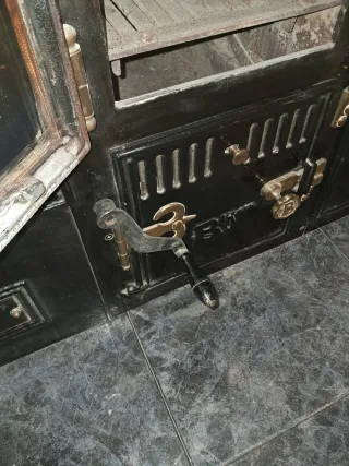 Cocina economica de leña y carbón, placas electric