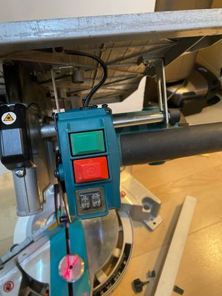 Sierra ingletadora Makita