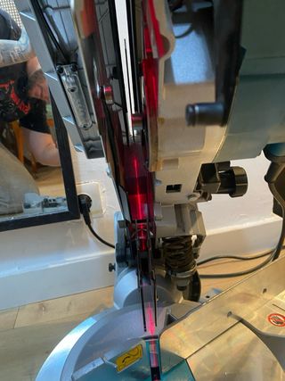 Sierra ingletadora Makita