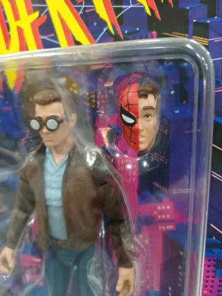 Figura Retro SpiderMan Peter Parker Marvel Legends