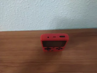 Consola de videojuegos portátil roja