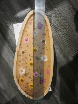 Vassoio decorato con fiori secchi