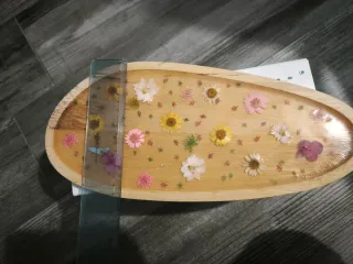 Vassoio decorato con fiori secchi