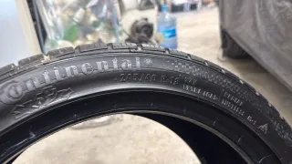 Neumáticos (4) Invierno Continental 245/40R18.