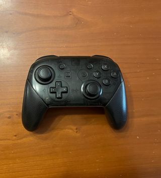 Nintendo Switch + Joy-Cons + Mando Pro + Soporte