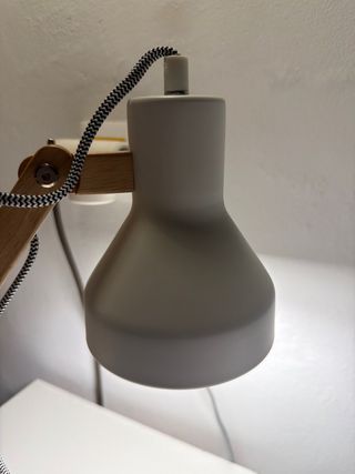 Flexo / Lámpara estilo nórdico de madera y blanco