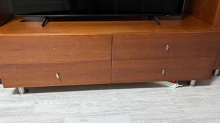 URGE- Mueble comedor  con vitrina