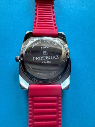 Reloj Pertegaz Rojo y Plateado