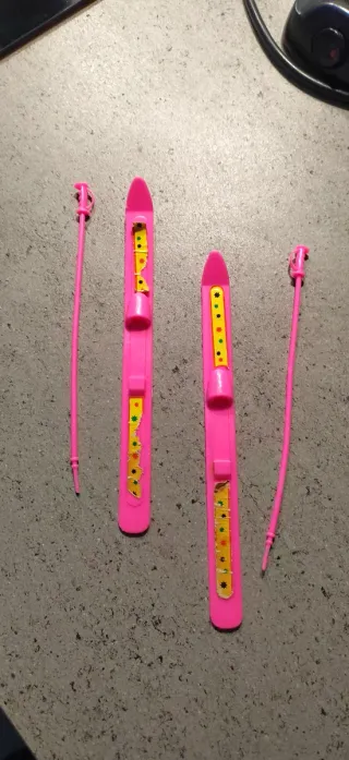 Esquís y bastones Barbie rosas