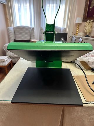 Plancha Térmica Profesional Digital de 38x38 cms