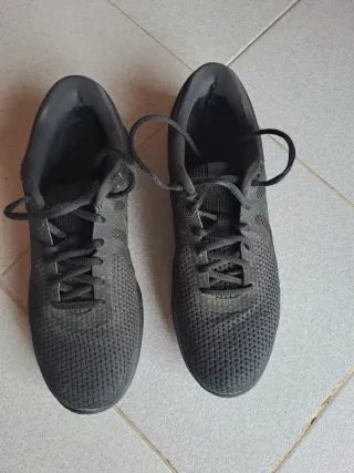 Zapatillas Nike Revolution 42