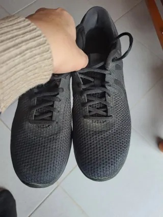 Zapatillas Nike Revolution 42