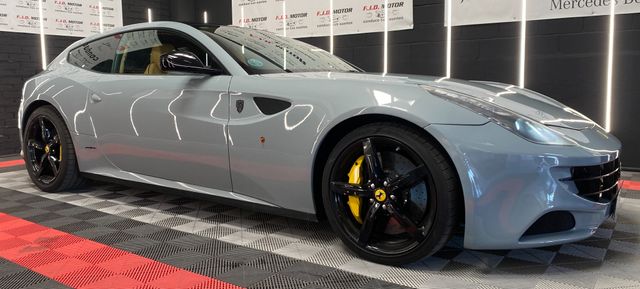 Ferrari FF -