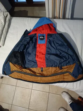 Chaqueta Quiksilver Azul y Roja