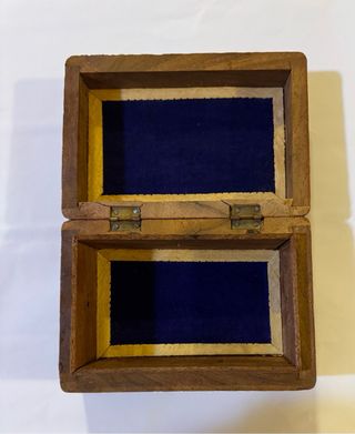 Scatola artigianale in legno intagliato + intarsi
