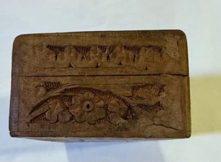 Scatola artigianale in legno intagliato + intarsi