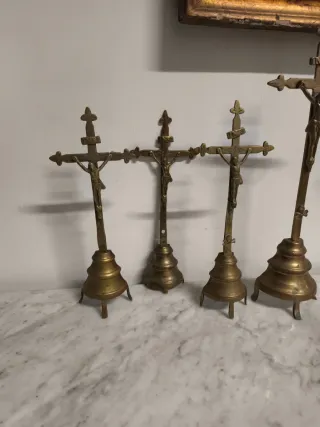 Candelabros de altar antiguos