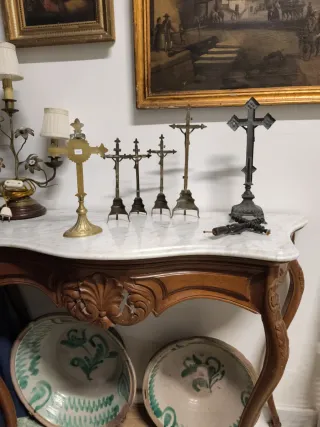 Candelabros de altar antiguos