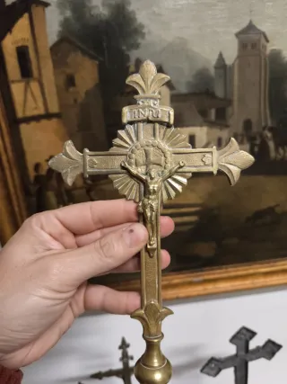 Candelabros de altar antiguos