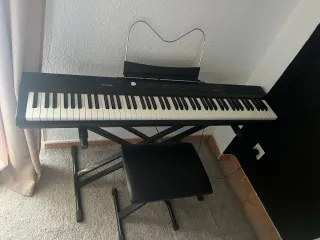 Piano Thomann SO-320 con supporto
