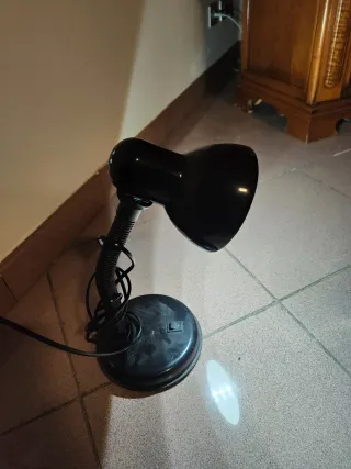 Lampada da tavolo vintage nera