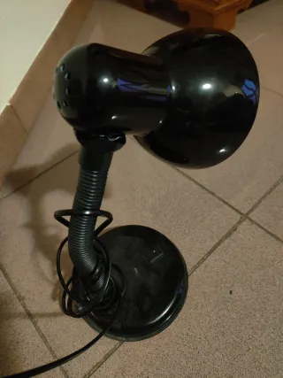 Lampada da tavolo vintage nera