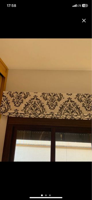 Estor beige y negro con estampado damasco