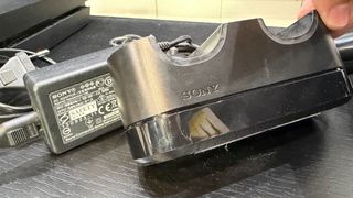 Consola PS4 2Tb + 2 mandos + 13 juegos + cargador