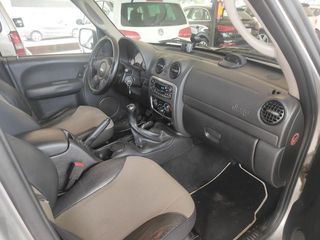 Jeep Cherokee Sport 2.5 CRD