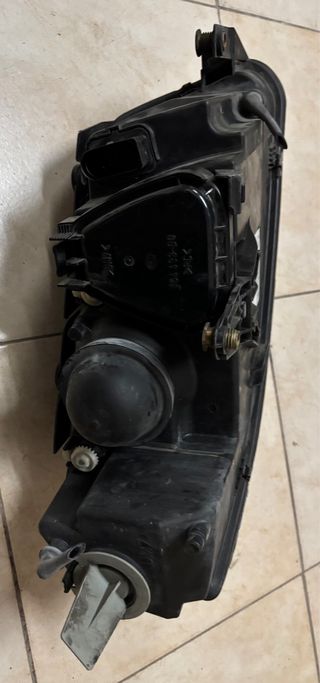 Faro Sinistro Passat 2000-2005