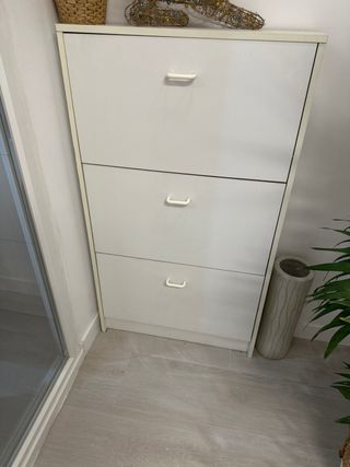 Zapatero infantil blanco