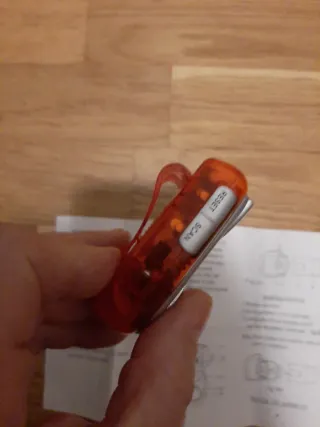 Radio FM con Podómetro cuenta pasos.