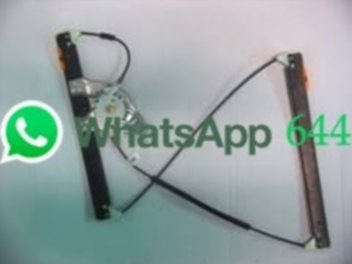 ELEVALUNAS ELÉCTRICO DELANTERO DERECHO (S/MOTOR)