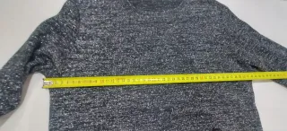 Camiseta brillante gris y plateada