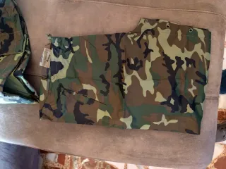 Chaqueta militar camuflaje 3/4 hombre + pantalón.