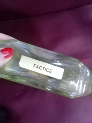 Bottiglia Guttuso Marte Battistoni (Factice)