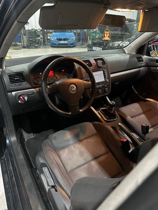 Volkswagen Golf 2.0TDi 140cv