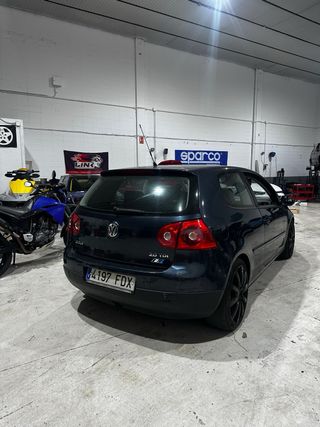 Volkswagen Golf 2.0TDi 140cv