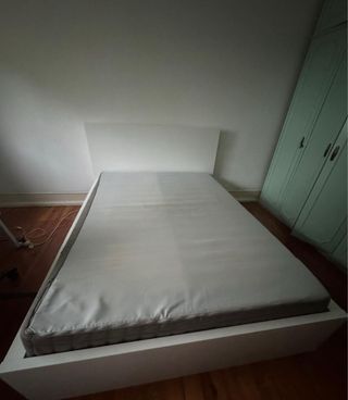Cama de casal com colchão