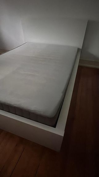 Cama de casal com colchão