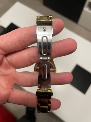 Reloj Guess Dorado Mujer