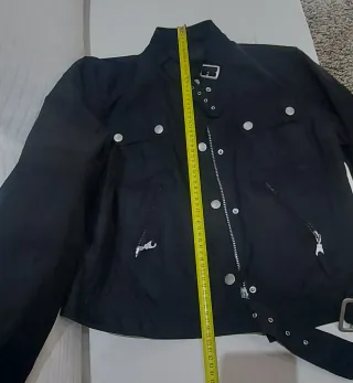 Cazadora de nailon negra